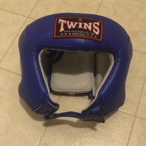 NWOT Blue Twins Special Muay Thai or Boxing Headgear Sz S